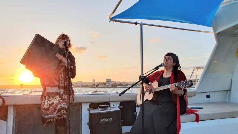 Lisbon: Sunset Boat Tour with live Fado Concert - Key Points