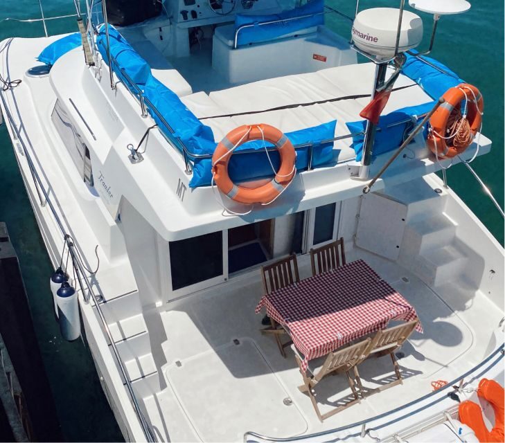 Lisbon: Sunset Boat Tour with Wine - FAQs