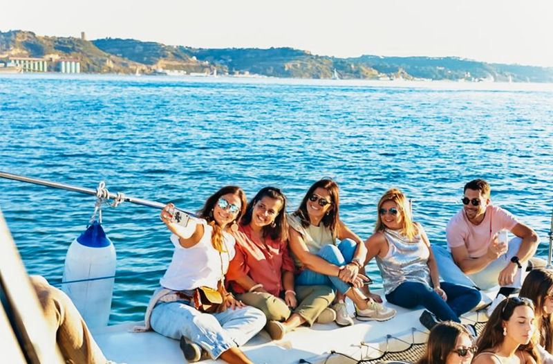 Lisbon: Sunset Catamaran Boat Tour with Music and Drinks - When to Wear What: Lisbon Warmth vs River Wind