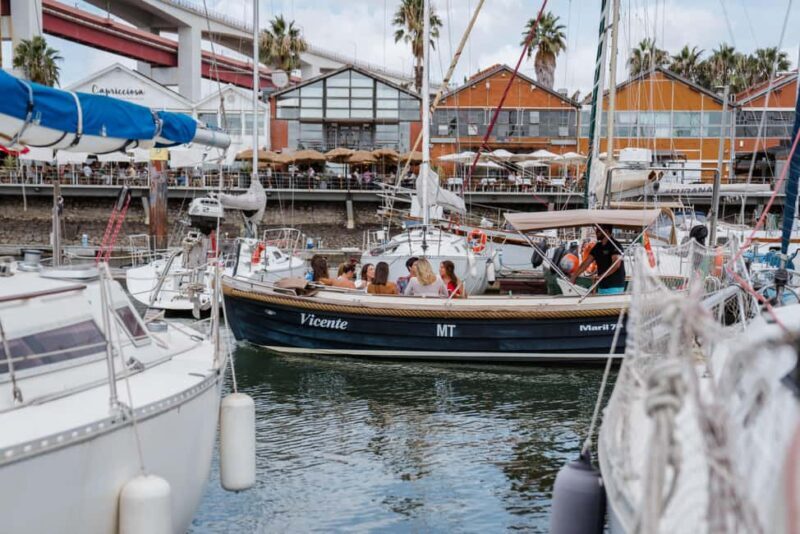 Lisbon Sunset Cruise  Pizza, Pastel de Nata & Open Bar - Key Points