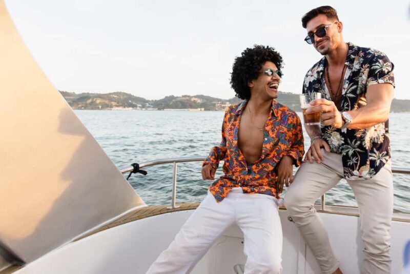 Lisbon Sunset DJ Party  Luxury Boat, Pizza & Open Bar - Key Points