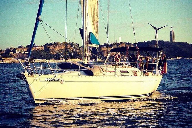 Lisbon Sunset Sailing Tour with White or Rosé Wine and Snacks - Why This Sailing Tour Stands Out
