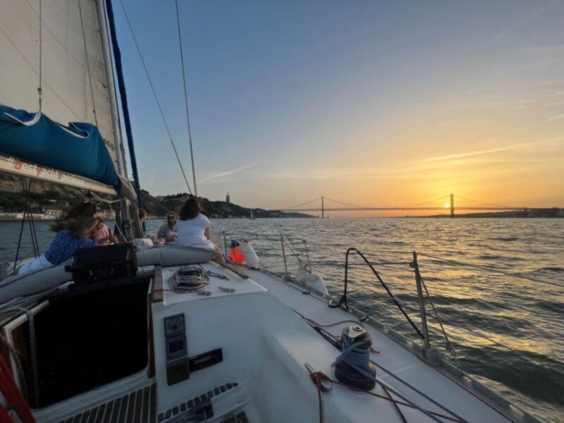 Lisbon Sunset Sensations 2h Cruise - Discovering the Lisbon Sunset Sensations Cruise