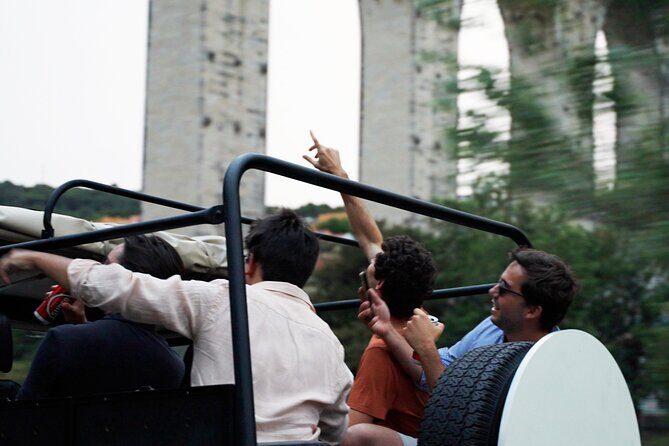 LISBON SUNSET TO NIGHT in Vintage Jeep with FOOD & DRINKS - FAQs