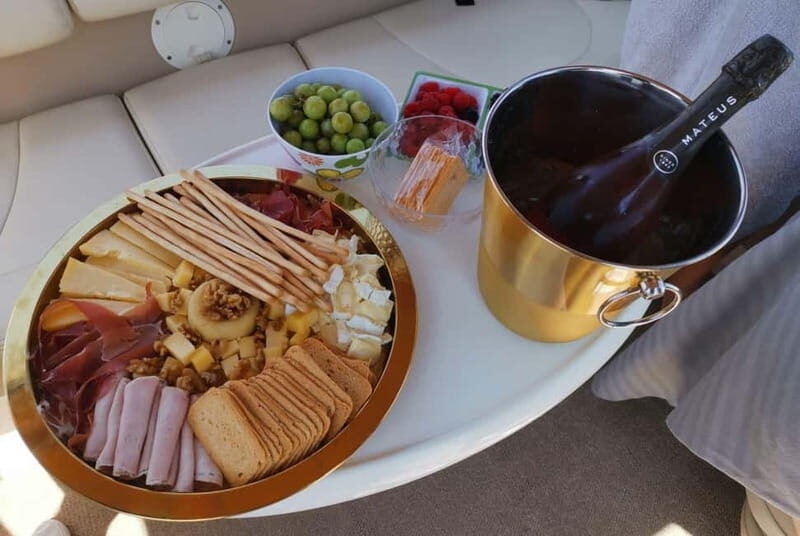 Lisbon - Sunset Tour by Private Boat with Welcome Drink - Who Should Consider This Tour?