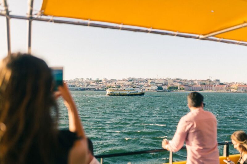 Lisbon: Tagus River Yellow Boat Cruise - FAQ