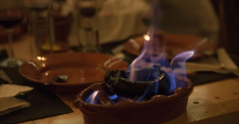 Lisbon: Tapas & Drinks with Fado Live Performance - Key Points