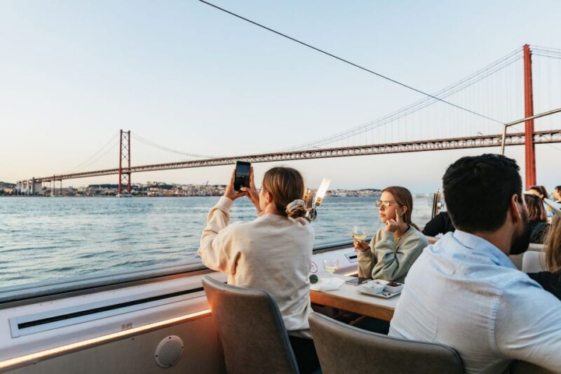 Lisbon: Tejo River Sunset Cruise with Welcome Drink - What You Can Expect During the Tour