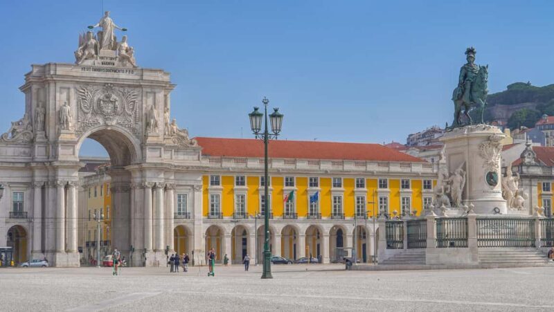 Lisbon Tour: Walled City, Alfama & 3 Viewpoints - A Closer Look at the Tour Experience