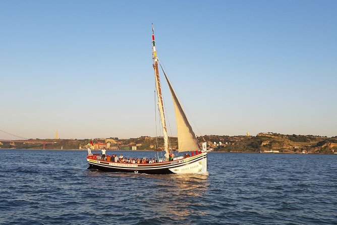 Lisbon Traditional Boats - Guided Sightseeing Cruise - Group Size and Vibe: Quiet, Welcoming, and Often Not Crowded