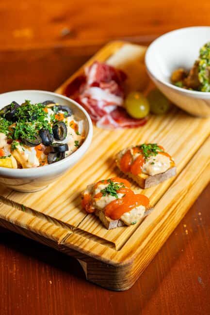 LISBON: Travel to the Other Side of the Veils with a surprising and appetizing ending - Key Points