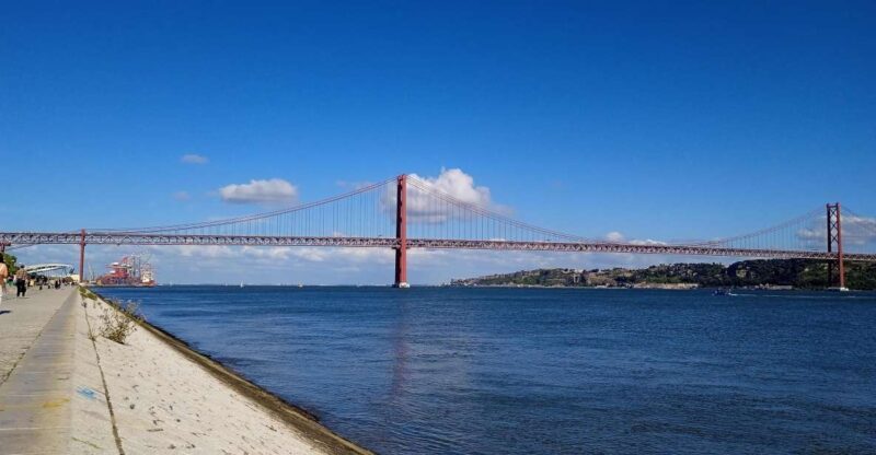 Lisbon Tuktuk Highlights Tour with Food and Wine Tastings - Who Would Love This Tour?