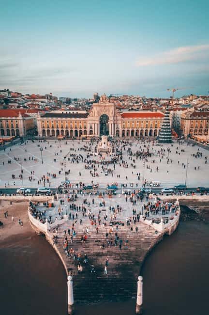 Lisbon viewpoints, archaeological Roman amphitheater & Belém - Key Points