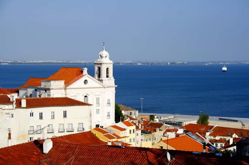 Lisbon Walk: Old Quarter, Hidden Walls & Stunning Views - A Closer Look at the Tour Experience