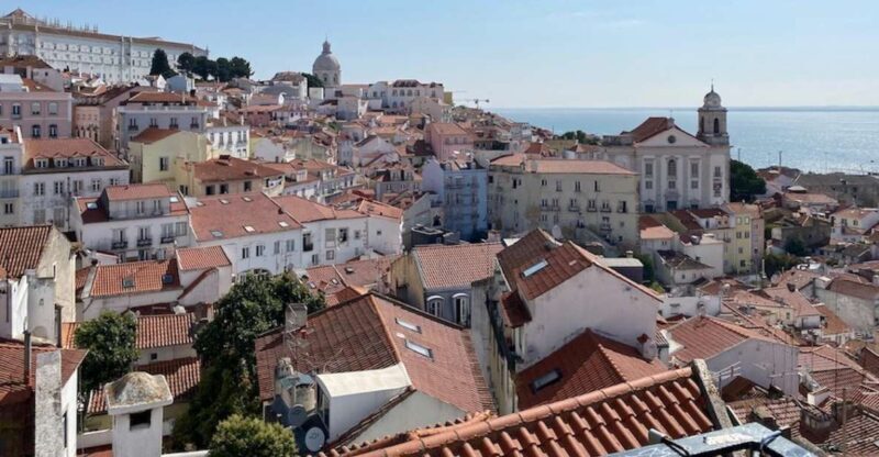 Lisbon: Walking tour for absolute Beginners - Transportation and Practicalities