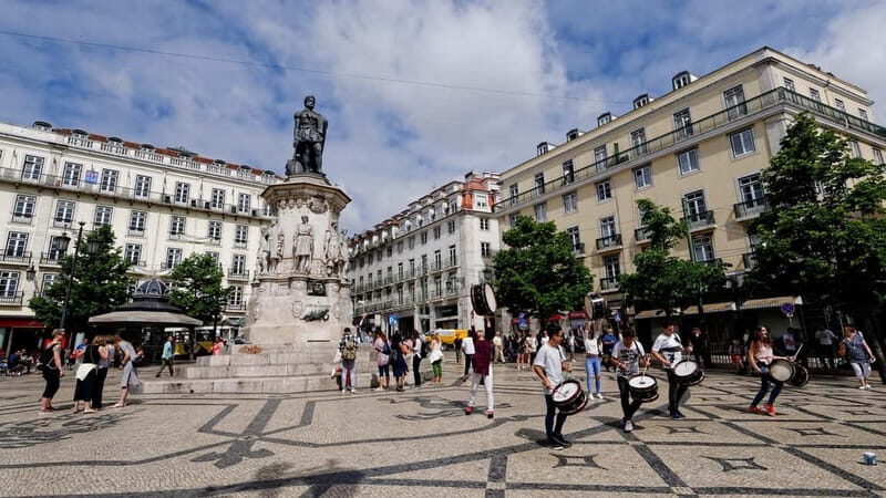 Lisbon: Walking Tour in Chinese - Practical Details & Insights