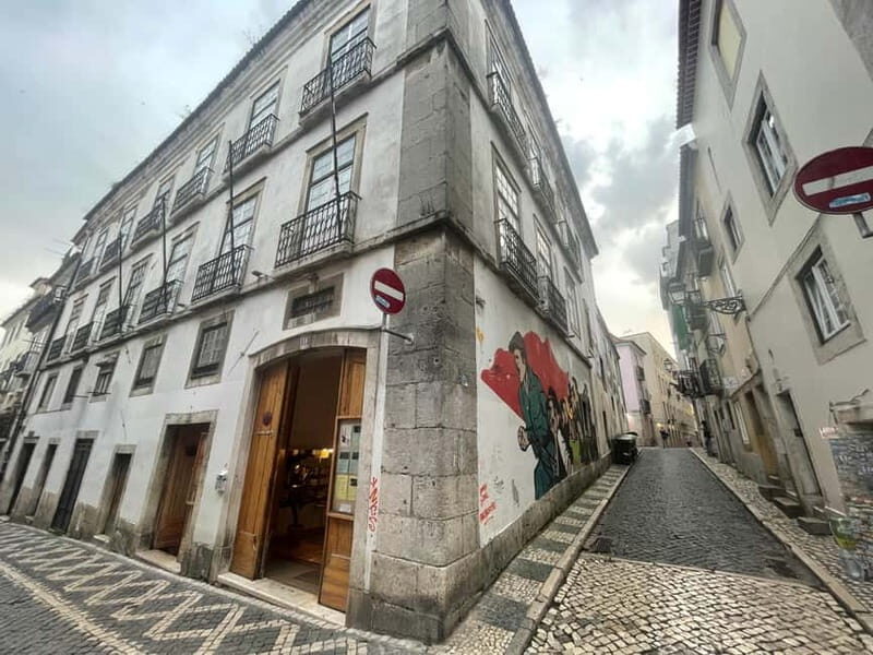 Lisbon: Walking Tour with Historic Tram 28 Ride & Tastings - FAQ