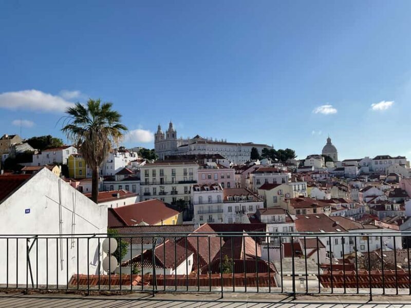 Lisbon:2-hour sightseeing TukTuk Tour with free Pickup - The Taste of Lisbon on Wheels