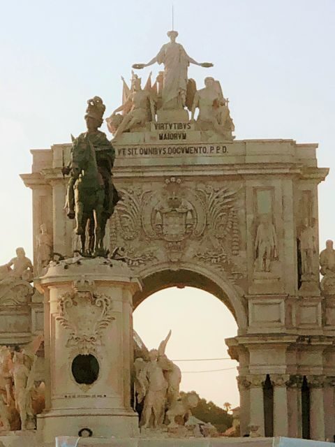 Lisbon:2-hour sightseeing TukTuk Tour with free Pickup - FAQs