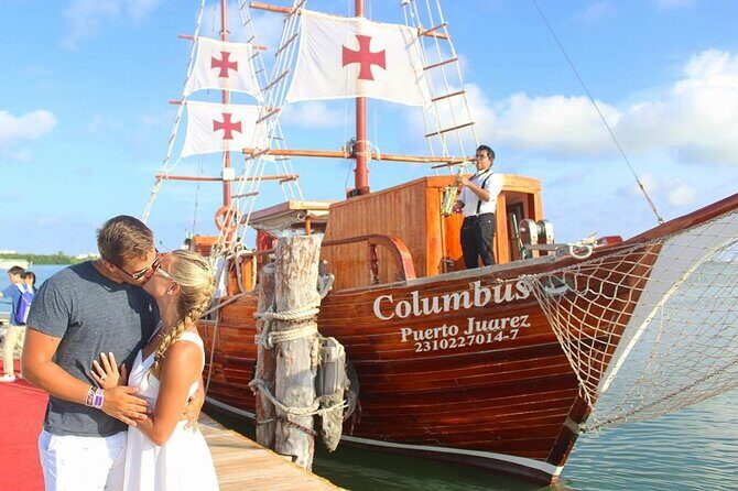 Live a Romantic Night Cruise Dinner at COLUMBUS (open bar included) - The Experience in Detail