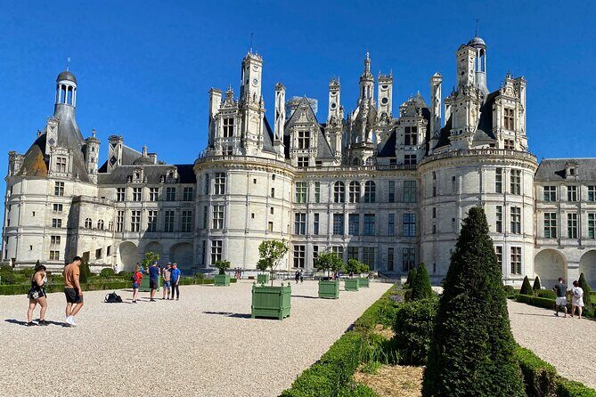 Live Guided Chenonceau, Chambord, Amboise Castles trip from Paris - Key Points
