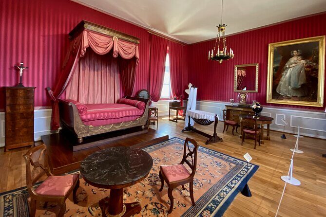 Live Guided Chenonceau, Chambord, Amboise Castles trip from Paris - Discovering Château d’Amboise