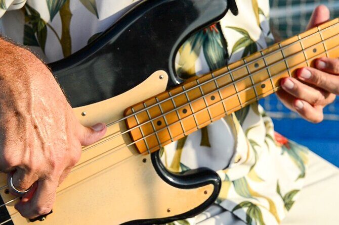 Live Music Sunset Sail with Drinks Included - Setting the Scene: What’s the Experience Like?