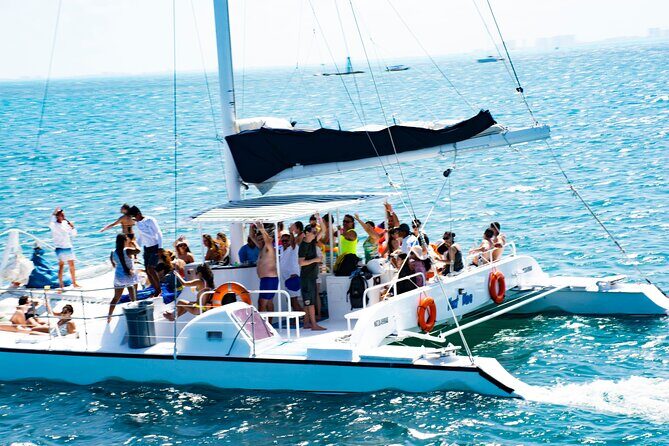 Live The Luxury Catamaran Isla Mujeres Tour in Cancun - Why This Tour Works Well