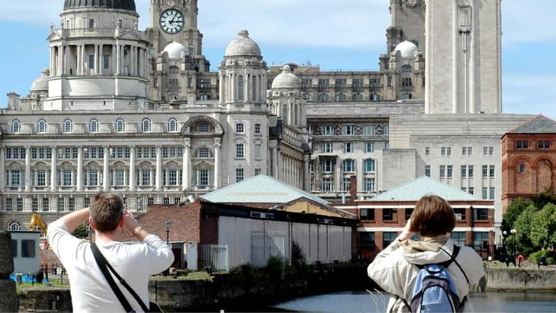 Liverpool: Custom Highlights & Hidden Gems Tour with a Local - A Deep Dive into the Liverpool Experience