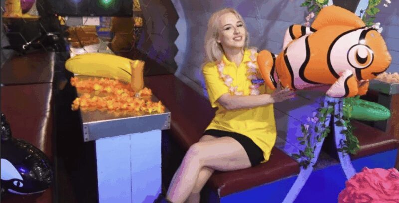 Liverpool: Dolly Parton Tribute Night | The Benidorm Bar - The Atmosphere and Crowd