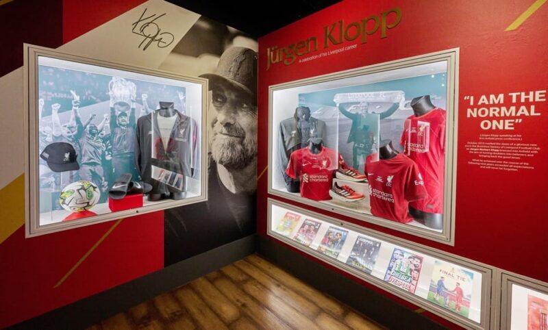 Liverpool: The Anfield Experience Tour with Food and Drinks - Tasting the Best: Food and Drinks