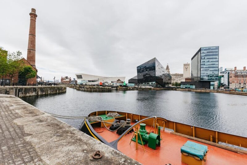 Liverpool: The Beatles and Cavern Quarter Walking Tour - What to Expect from Your Guide and Experience