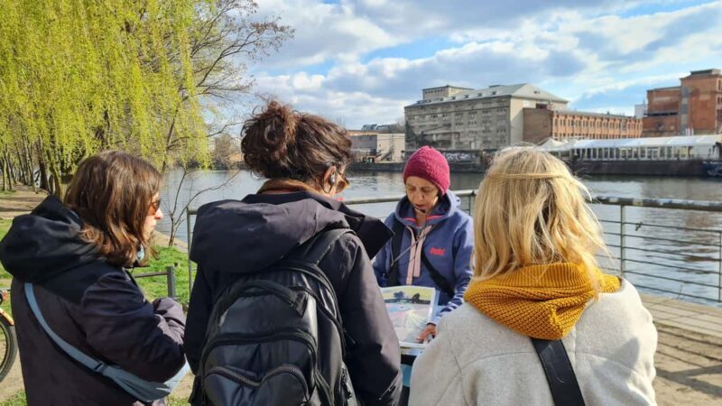 Living in the Shadow of Berlins Nightlife - A City Tour - Key Points