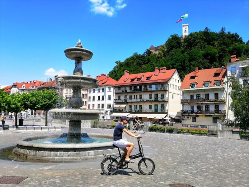 Ljubljana Sightseeing Tour by E-bikes - Key Points