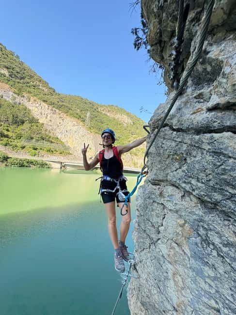 Lleida Pyrenees: Paret de les Arcades Via Ferrata with views of the lake - The route and what to expect