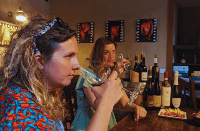 Local Wine Tasting Experience in Verona City Center - Group Size and Atmosphere