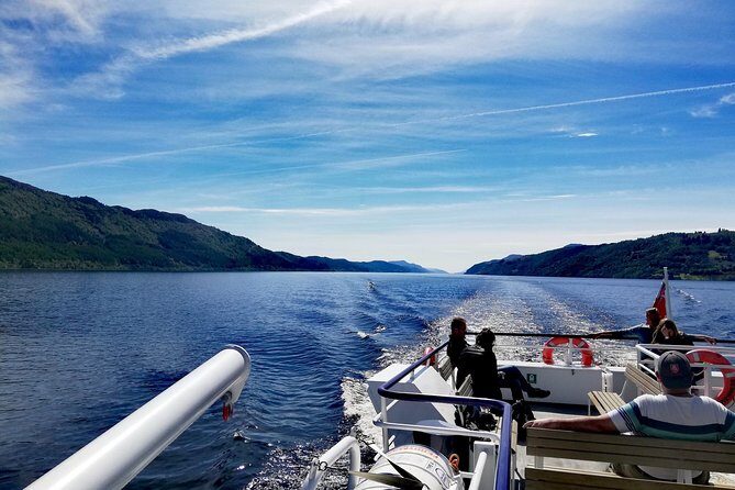 Loch Ness 1-Hour Cruise with Urquhart Castle Views - The Food and Drink: A Simple Pleasure