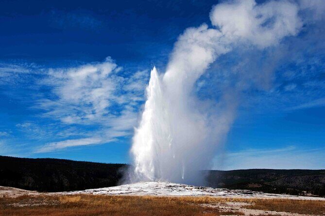 Lodging at Old Faithful-Yellowstone&Grand Teton Small Group 5-Day - Key Points