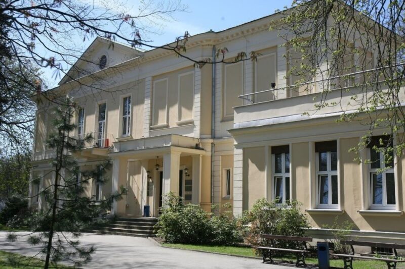 Lodz: Private City Walking Tour - Exploring Lodz: A Private City Walking Tour Worth Considering