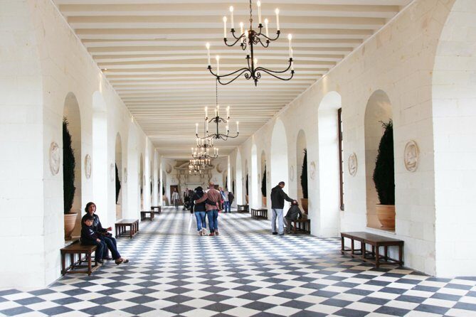 Loire Valley Castles Day Trip from Paris with Complementary Wine - Who Should Book This Tour