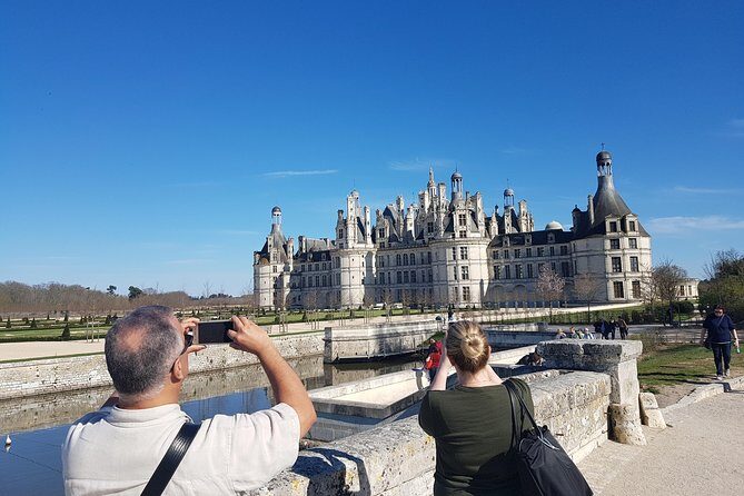 Loire Valley Day Tour Chambord and Chenonceau plus Lunch at a Private Castle - Who Should Consider This Tour?
