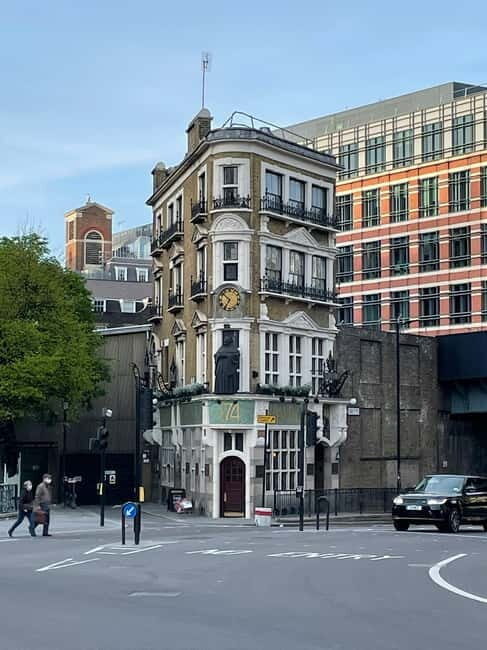 London: Ale, Ink & Justice Walking Tour - An Overview of the Tour Experience