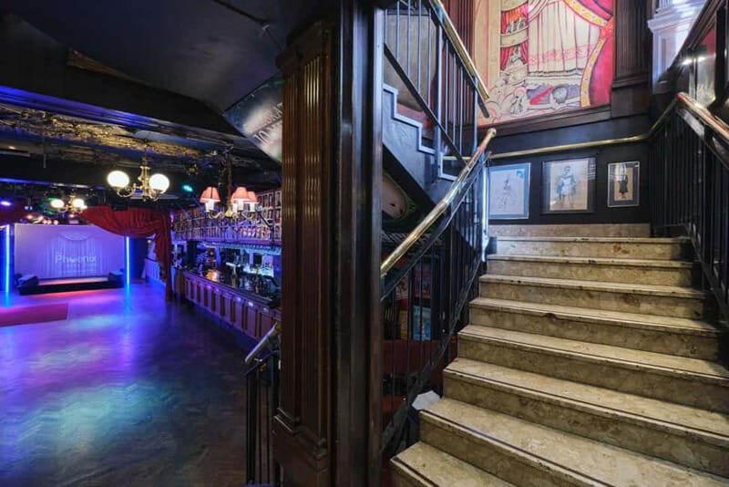 London: All I Want for Christmas is Cabaret Show - The Drinks and Atmosphere