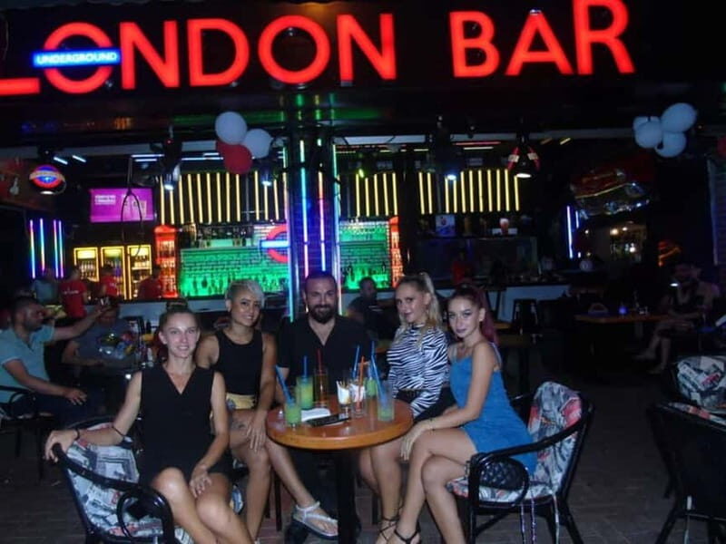 London Bar Meetup: Entry, Safe Original Drink & Transfer - Dive Into the Details: What to Expect