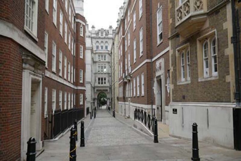 London: Bridget Jones 2.5Hour Walking Tour - Who Should Consider This Tour?