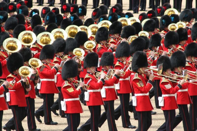 London: Buckingham Palace Changing of the Guard Guided Tour - In-Depth Look at the Experience