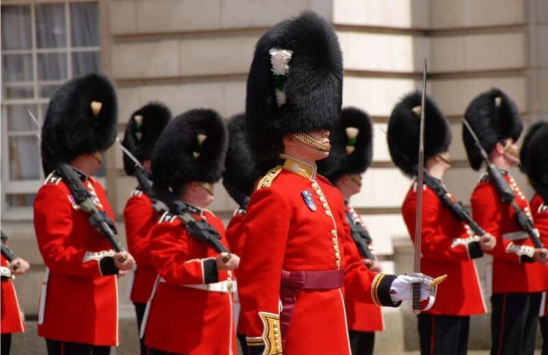 London: Changing of the Guard Experience with a Historian - What to Expect from the Tour