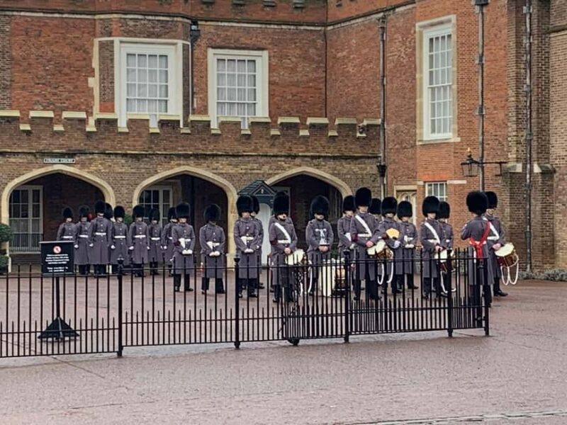 London: Changing of the Guard Experience with a Historian - The Sum Up
