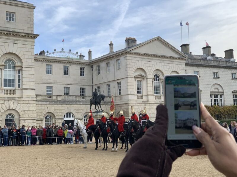London: Changing of the Guard Private Group or Family Tour - The Sum Up