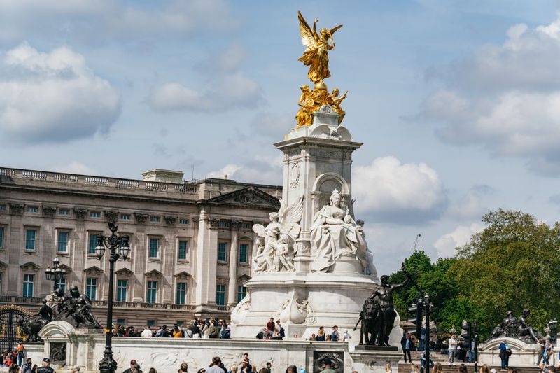 London: Changing of the Guard Tour by Buckingham Palace - Royal Mews and King’s Gallery add-ons (when you select them)